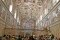 Los visitantes contemplan la Capilla Sixtina