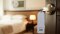 Echa un vistazo al interior de la habitación del hotel